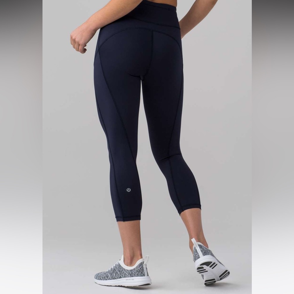 Lulu Lemon Run Crop Leggings in Midnight Navy